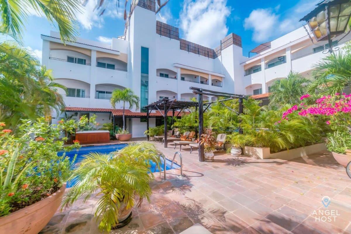 Ideal Group Getaway 4 Blocks To The & Pool Apartamento
