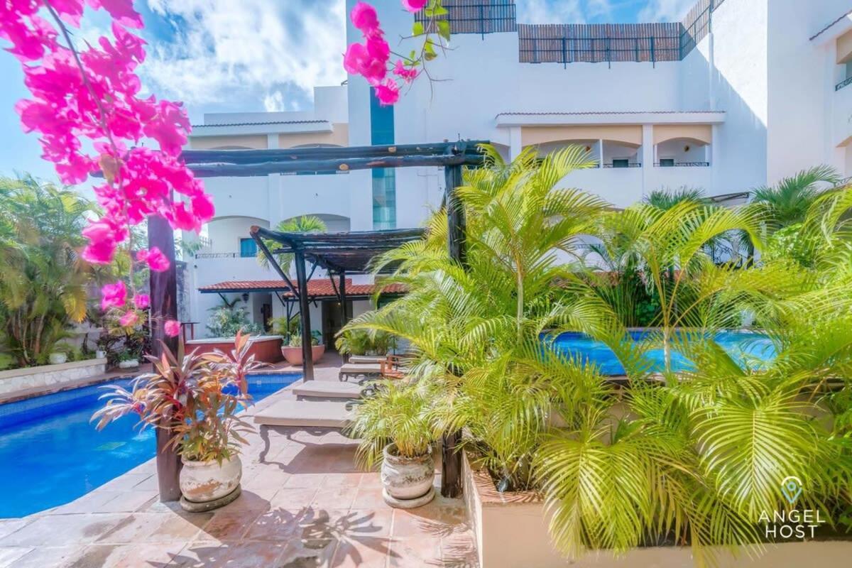 Ideal Group Getaway 4 Blocks To The & Pool Playa del Carmen